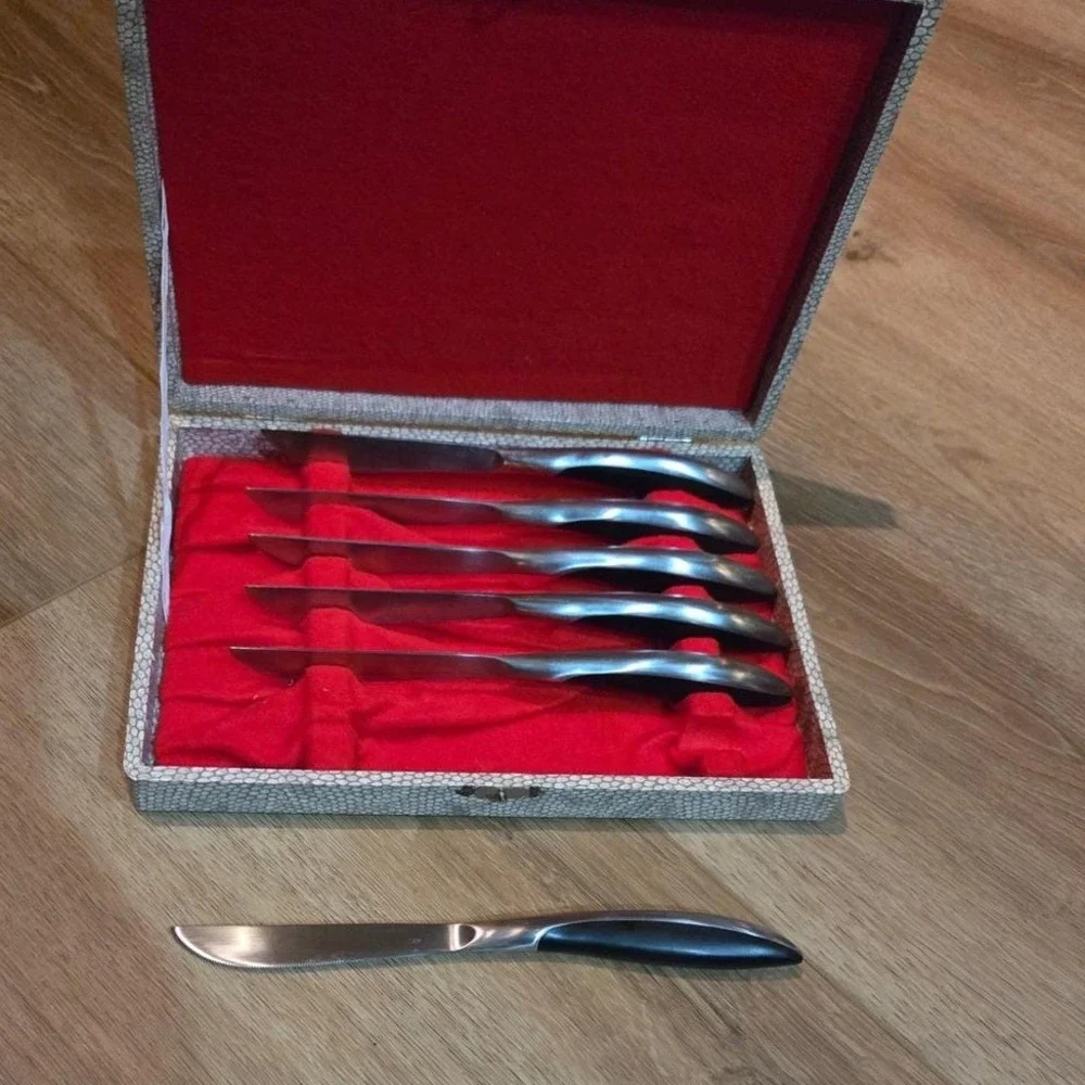 Vintage Set of 6 Stainless Steel Serrated Steak Knives‎ in Box Made in Japan